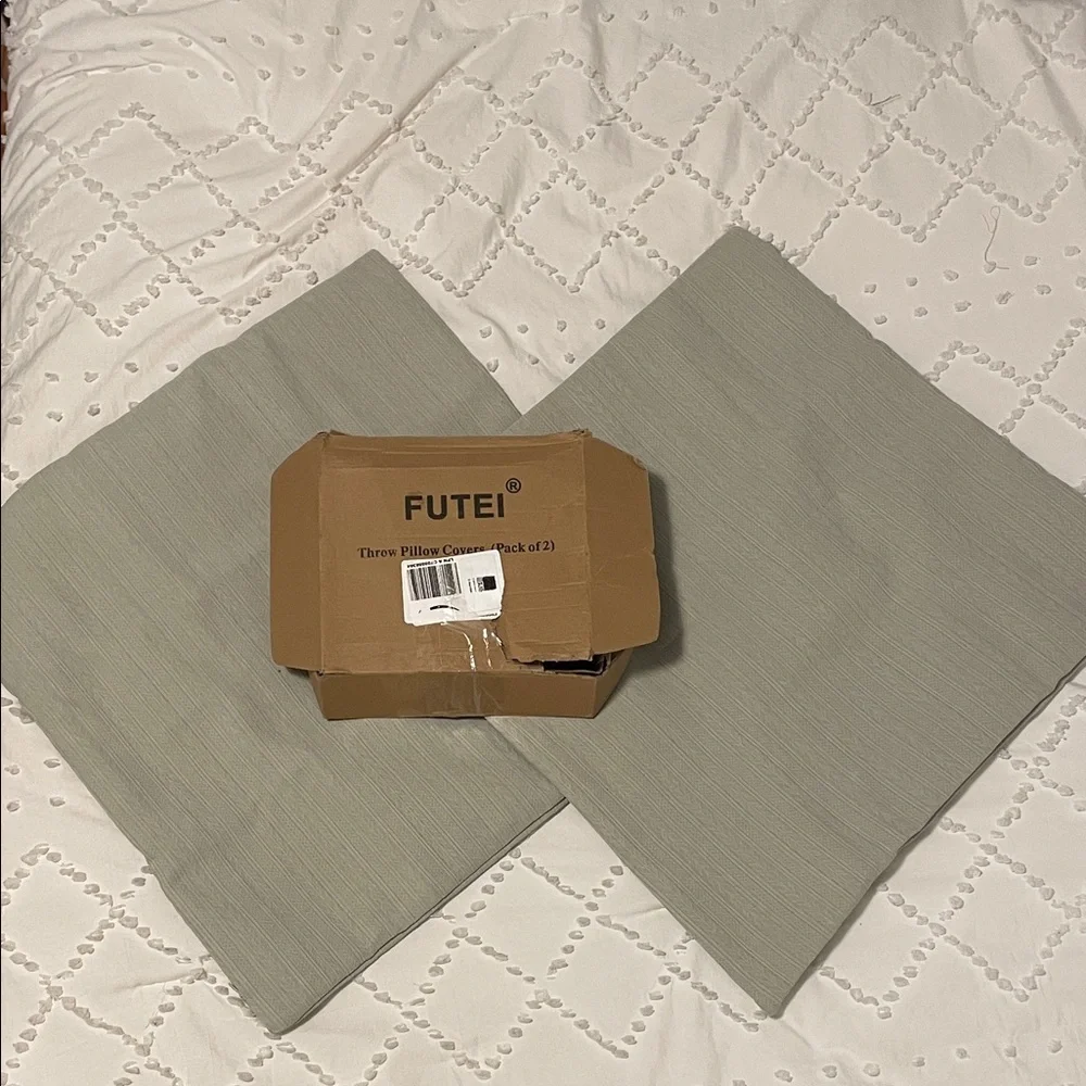 FUTEI Pale Seafoam Green Pillow Covers set of 2 new